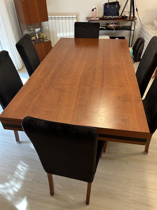 Conjunto de mobilia de sala de estar/jantar em madeira cerejeira e preto de Paços de Ferreira