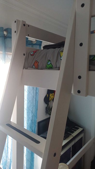 Cama Alta de 140× 2m Ikea