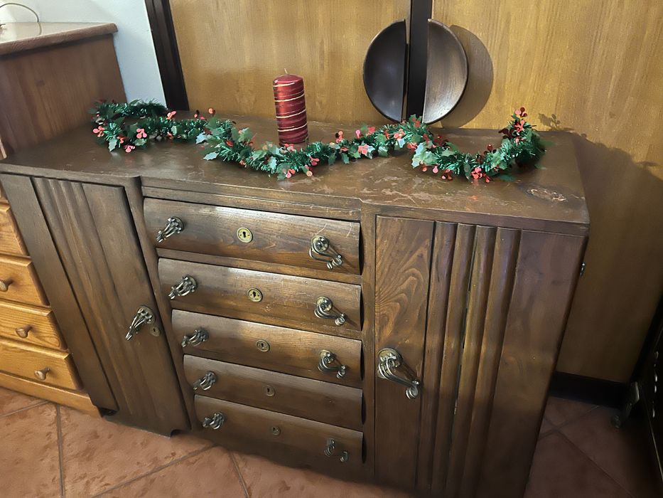 Vende comoda pouco uzado