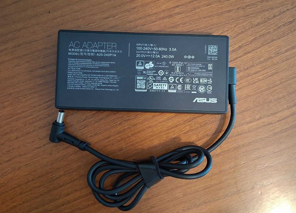 carregador Asus A20-240P1A 20V 12A 240W (em muito bom estado)