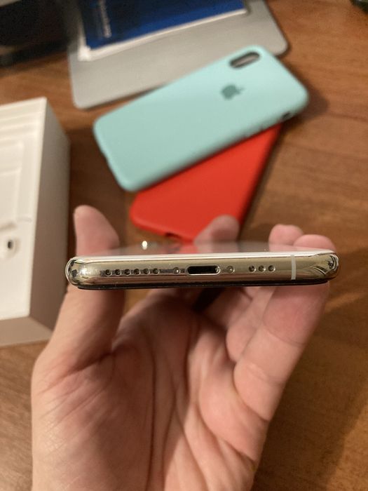 Продам телефон Iphone XS