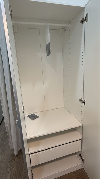 Roupeiro PAX com espelho - Como novo