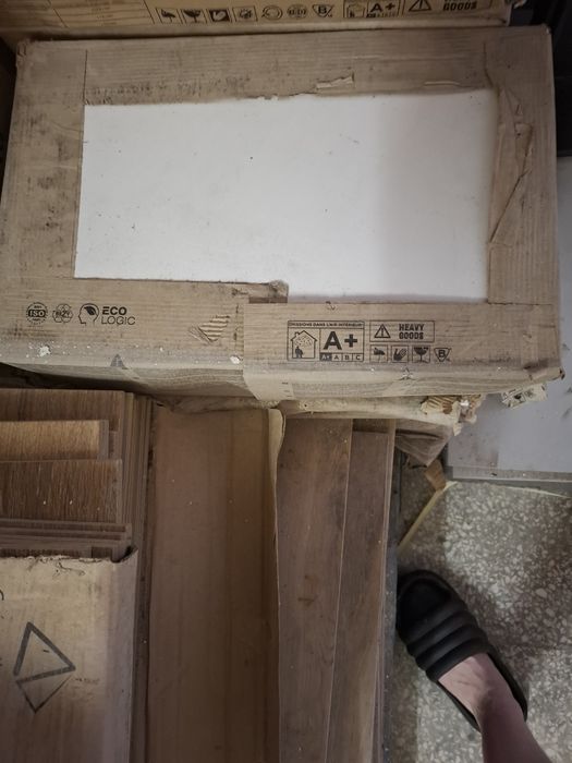 Płytki ścienne  beige, białe mat