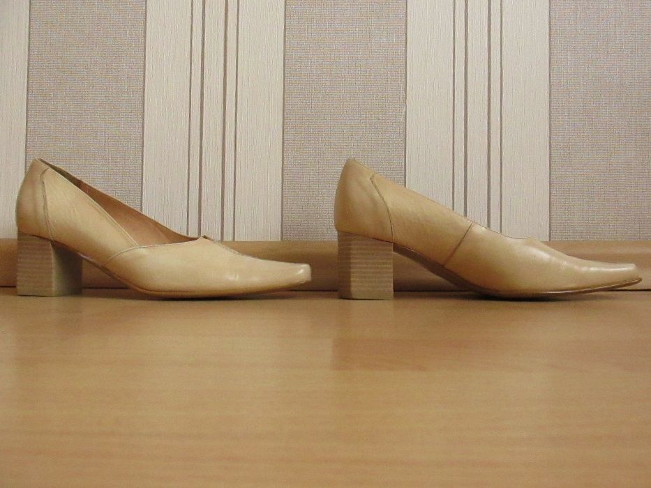 Buty damskie na obcasie