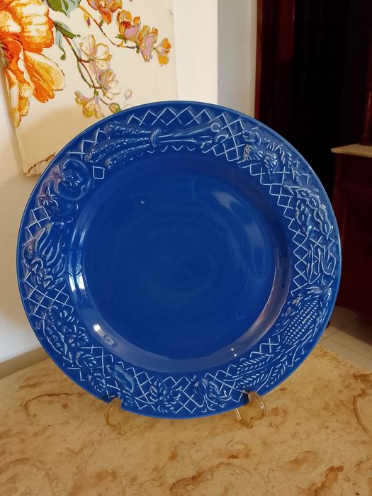 Various decorative items509443906607534083
