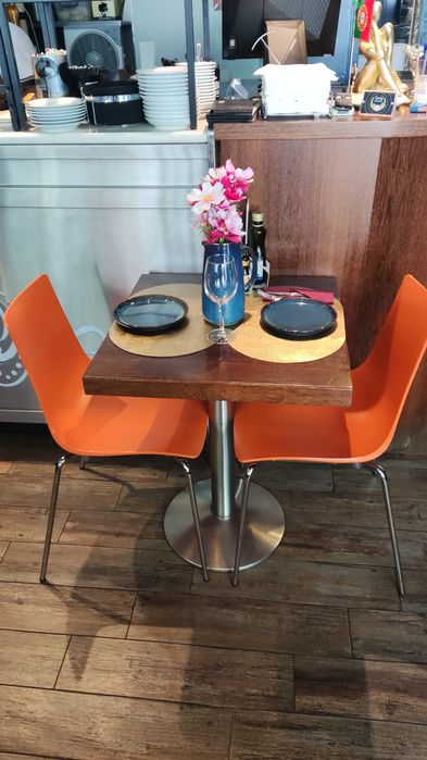 Cadeiras para restaurante ou sala de conferências
