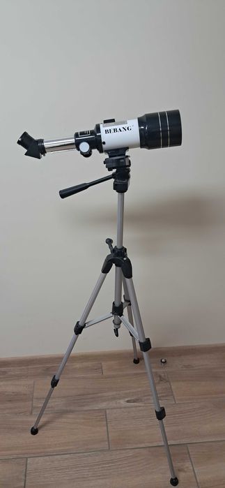 Teleskop astronomiczny F30070