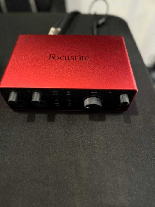Interface Focusrite Scarlett 4i4 4th Geration (Nova)