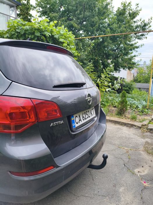 Продам opel astra j cdti SPORTS TOURER