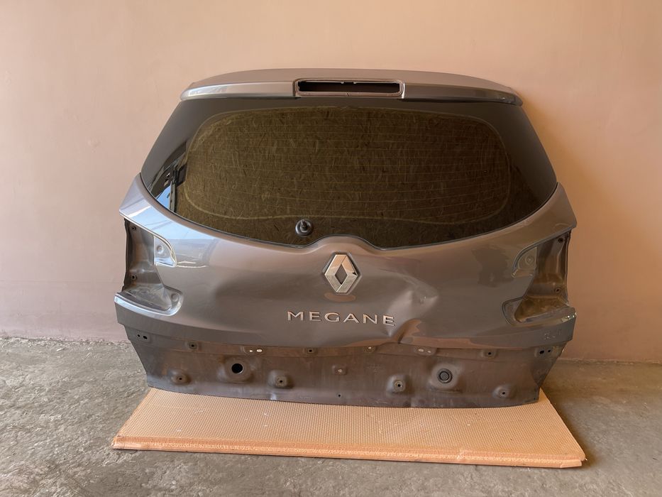 Кришка багажника Ляда на Меган 3 уніресал. В зборі. Оригінальна.