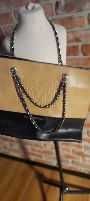 Love Moschino       .