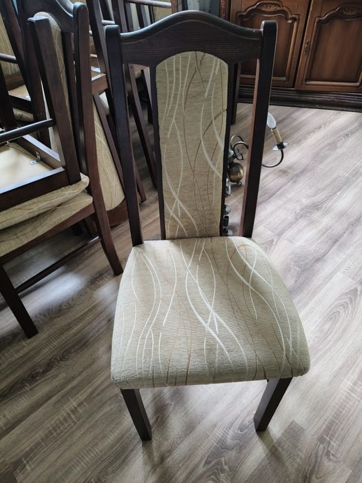 Stół do salonu i krzesła