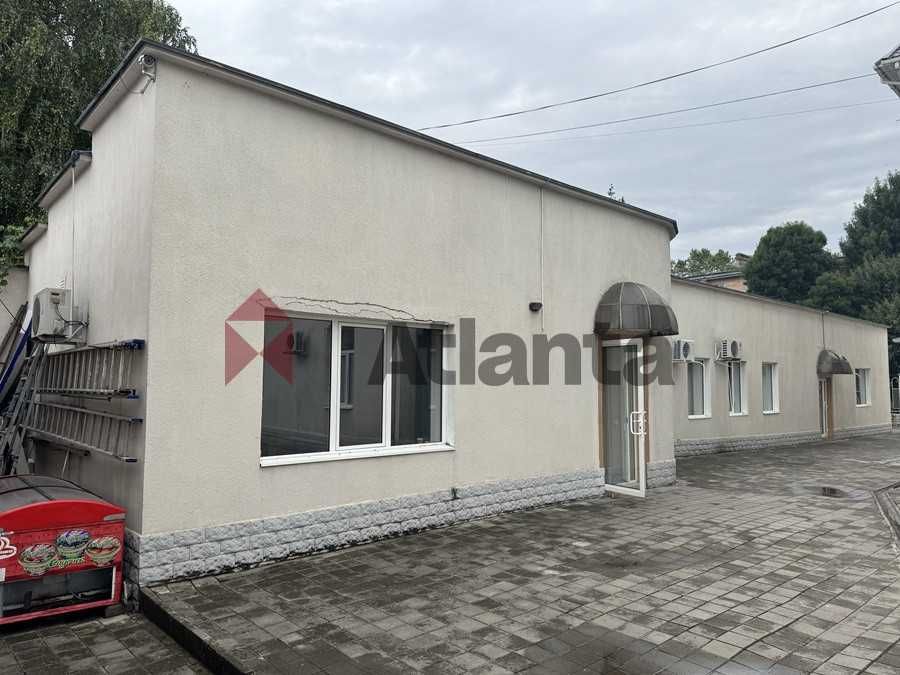 Продаж окремої  будівлі з територією в центрі Чорноморська. код 493911