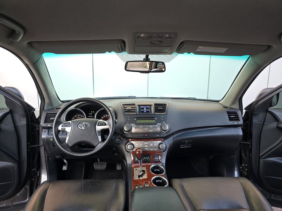 Продам свою Toyota Highlander 3.5л - 2011г