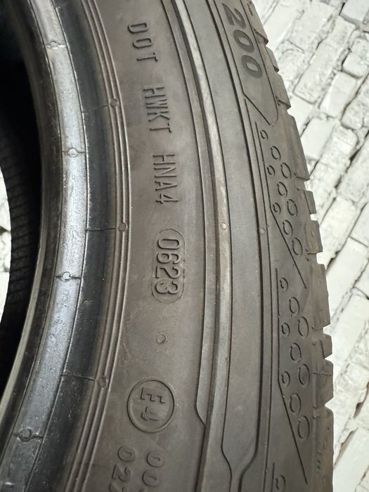 Майже нові літні шини CONTINENTAL 215/60 R17C