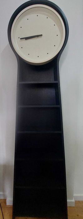 Estante com relógio PS Pendel (Ikea)