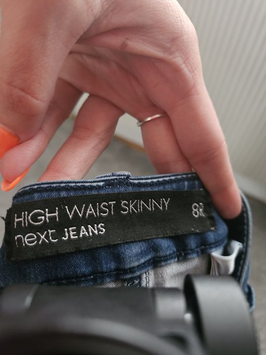 Jeansy z wysokim stanem next
