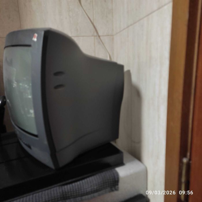TV Philips 35 cm com comando original