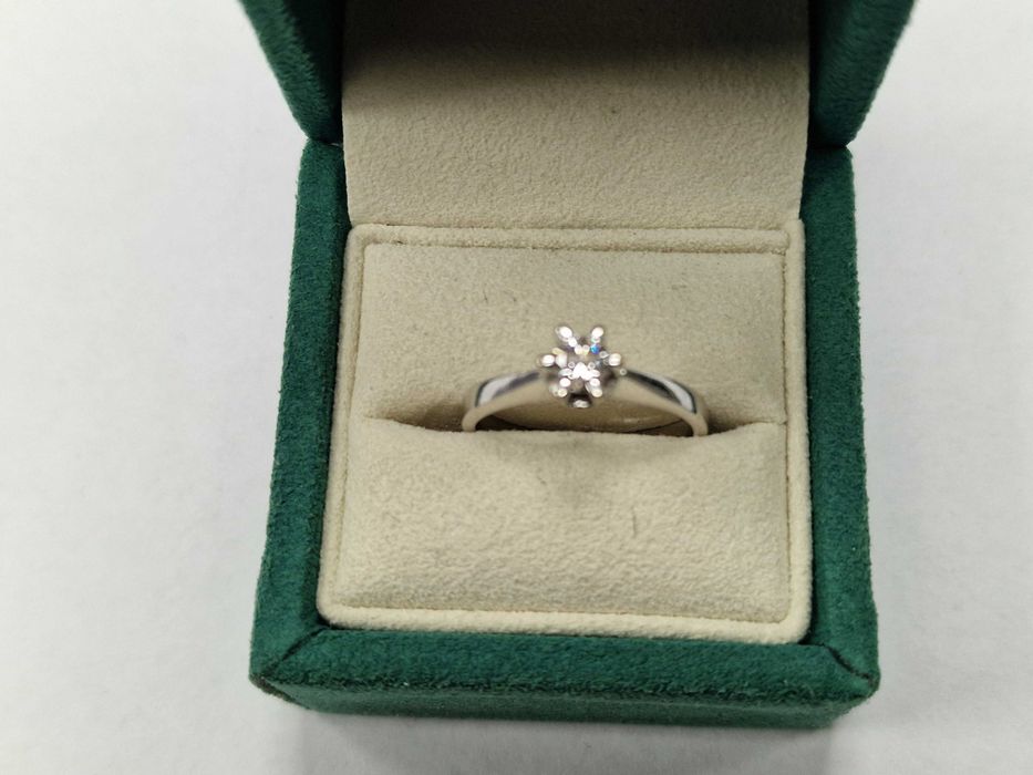 Złoty pierścionek/ 585/ 2.85 gram/ DIA 0.26 CT/ R12 od YES/ certyfikat