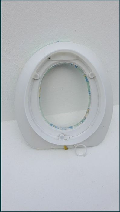 Redutor de sanita para criança