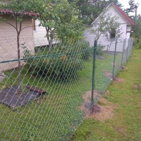 Сетка рабица оцинкованная и с полимерным покрытием для забора Монтаж