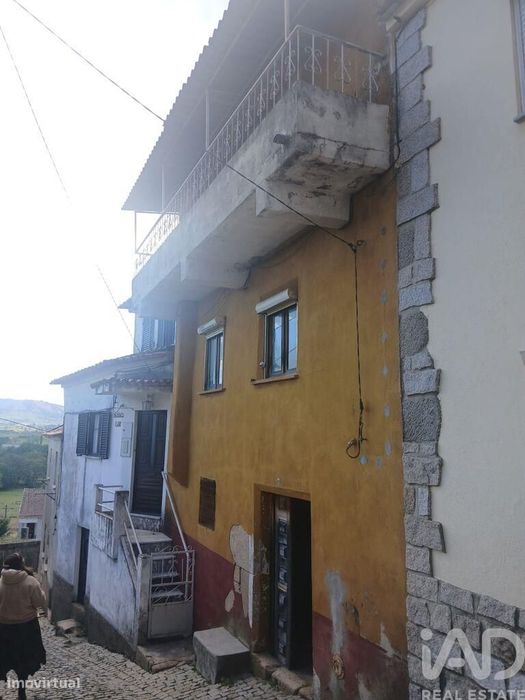 Casa / Villa em Fatela de 216 m2