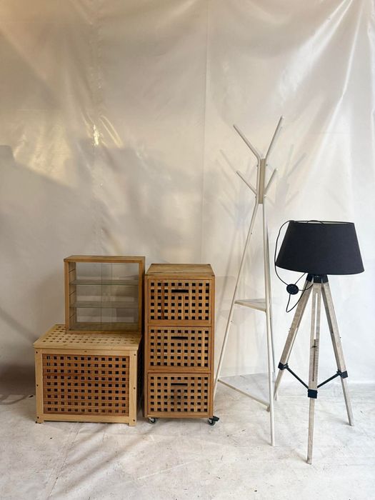 Komoda - rożne drobiazgi