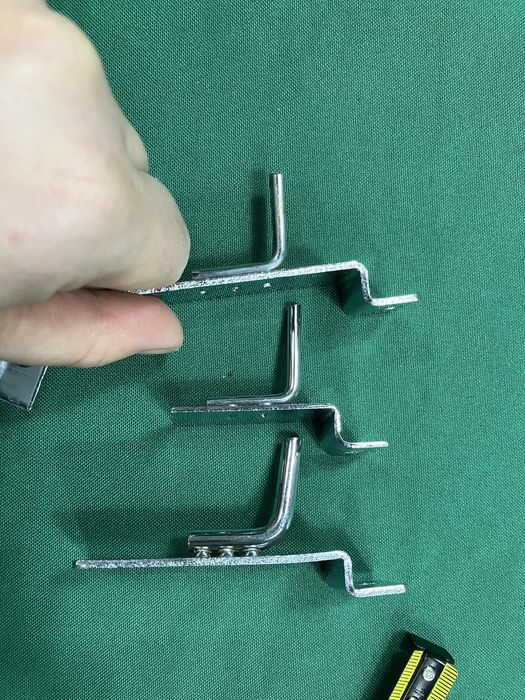 93 Ganchos para expositores de loja