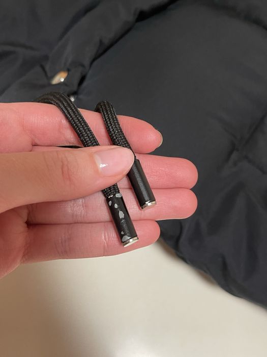 Жіноча чорна демісезонна куртка