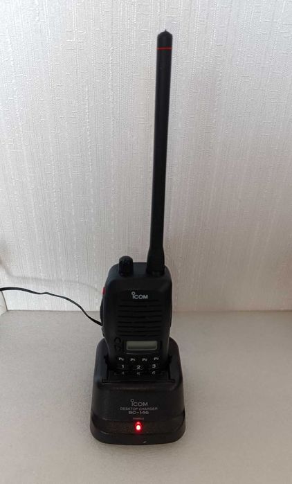 Рация, радиостанция Icom IC-F3GS, Япония. Новая литиевая батарея. ЖД.