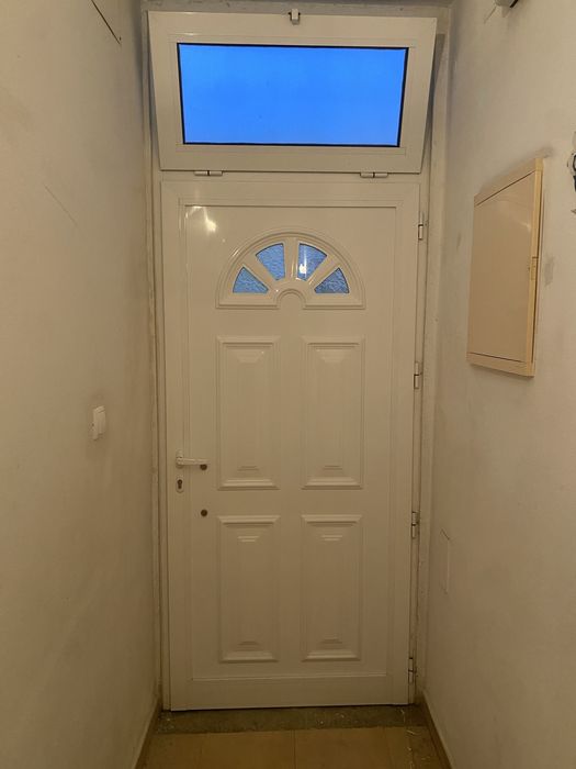 Vendo/ Troco porta Entrada Aluminio como Nova