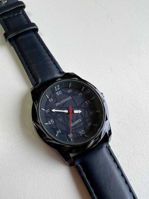 Наручні кварцеві годинники