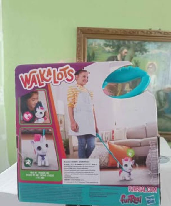 Nowy jednorożec Hasbro walkalost interaktywny na smyczy