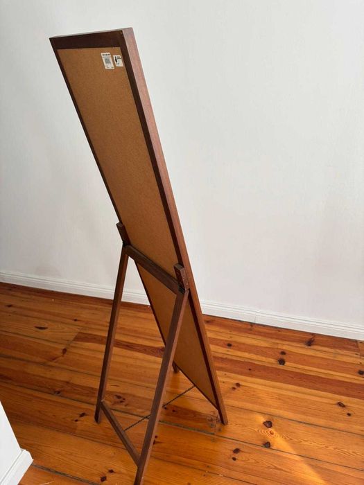 Espelho de chão com suporte