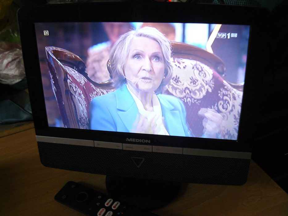 Telewizor na 12 wolt i na 230 wolt mały dom camping itp.