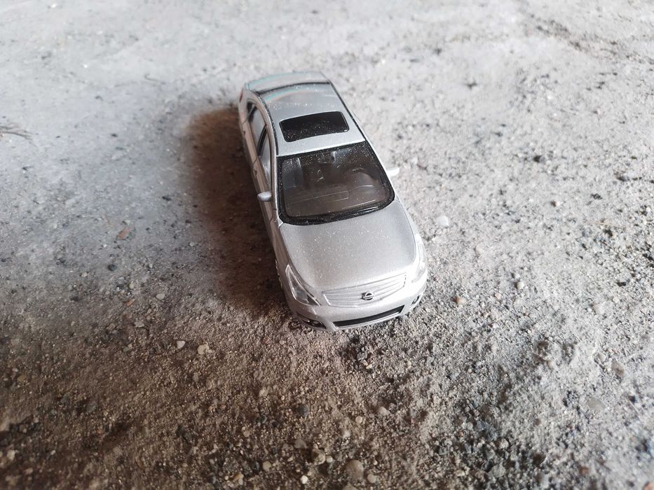 Nissan Teana; Rastar 1:43