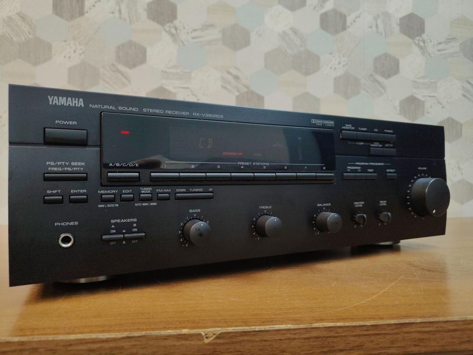 Amplituner Yamaha RX-V390RDS