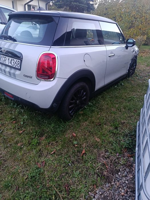 Sprzedam Mini Cooper lekko uszkodzony niski przebieg