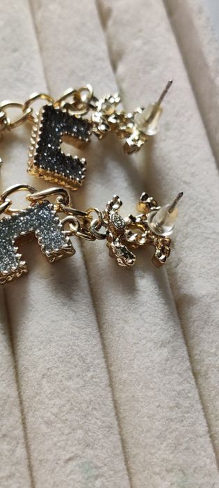 Kolczyki długie napis Chanel