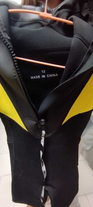 Vendo Fato (Short)  Surf / Bodyboard em neoprene da Deeply (criança)