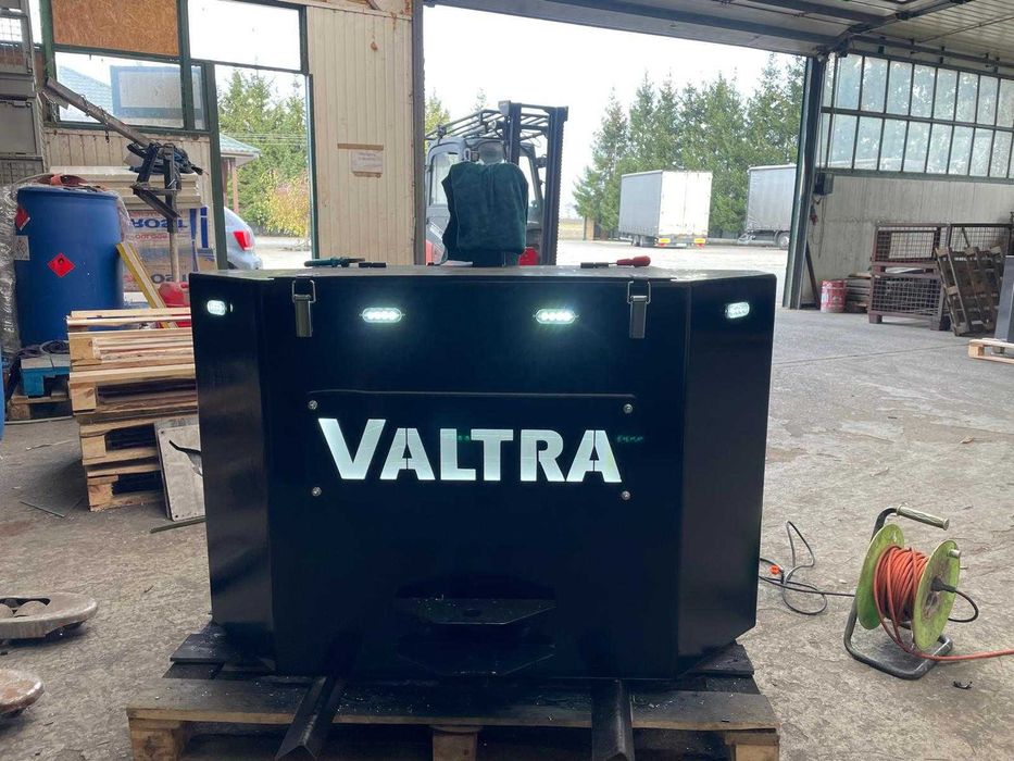 Obciążnik na przedni TUZ ciągnik Balast z logiem traktora 200kg 1500kg