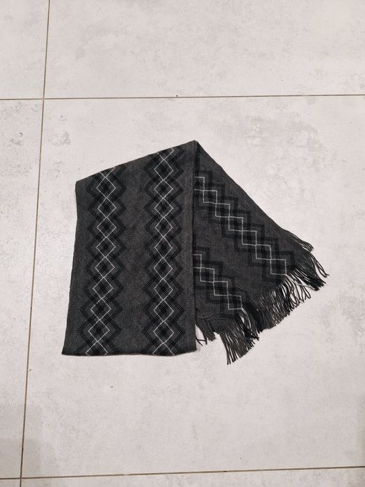 Szalik w geometryczny dwustronny wzór Greg