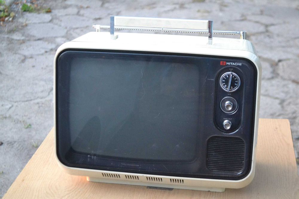 stary retro 1974r. telewizor TV HITACHI przenośny 220V i 12V