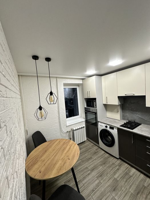 Сдам квартиру посуточно. Район  ЖД вокзал