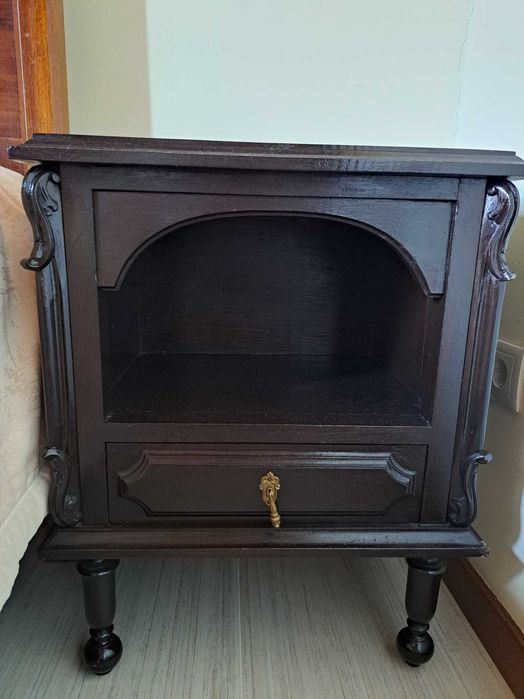 Quarto Completo em Madeira Maciça Antigo