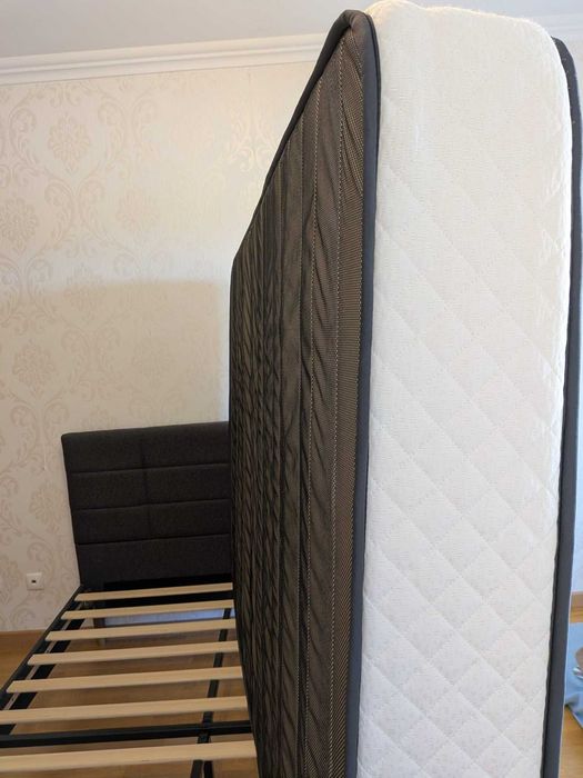 Cama de Casal com cabeceira e colchão