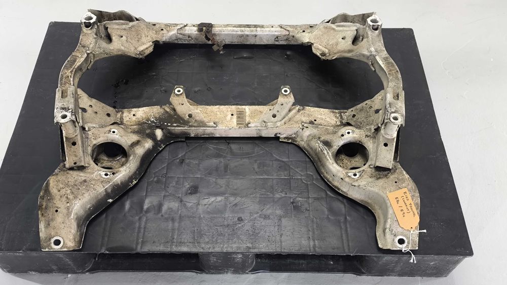 Charriot/Eixo frontal BMW Serie 1/3 (E8x/E9x)