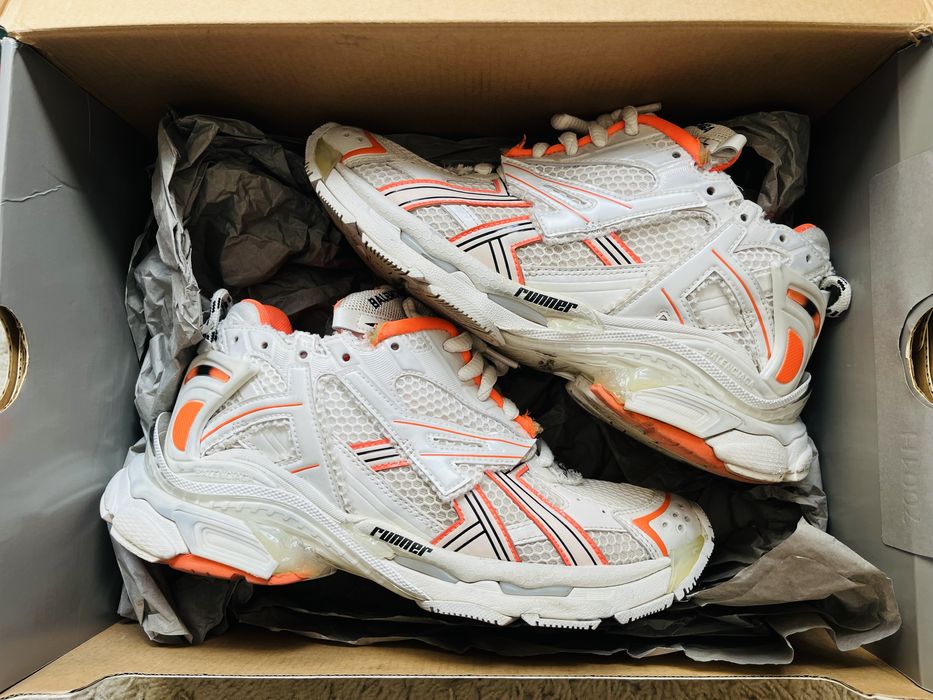 Balenciaga runner