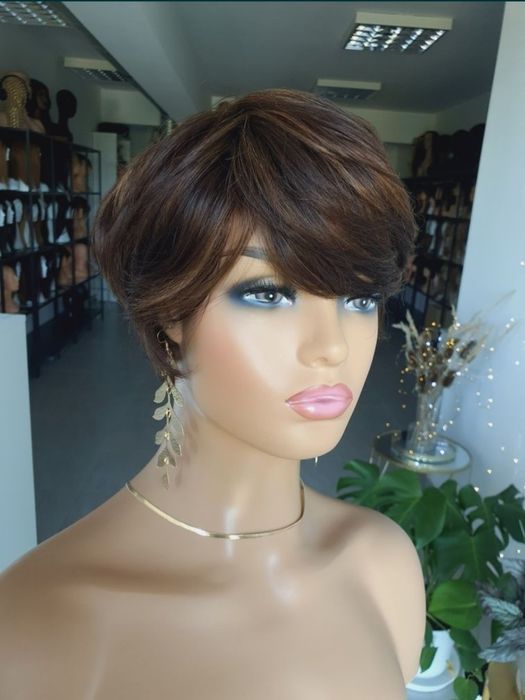 Peruka Ela z włosów naturalnych brąz z refleksami