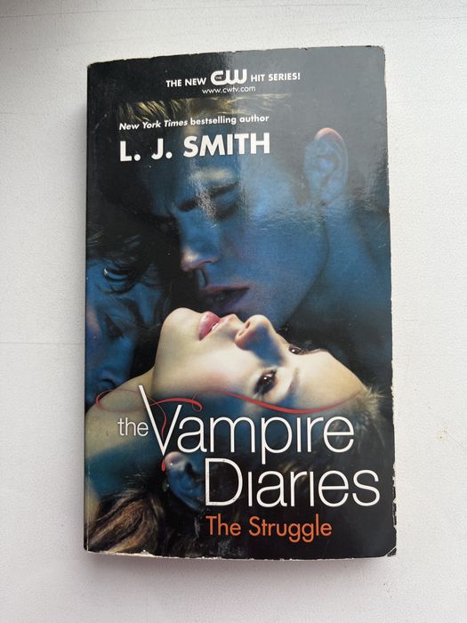 Книга на английском языке L.J.Smith “ The Vampire diaries”
